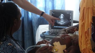 Im Dhulikel Hospital in Nepal: Ziel des Projekts ist ein nachhaltiges und unabhängiges Praxis- und Online-Ultraschalltraining