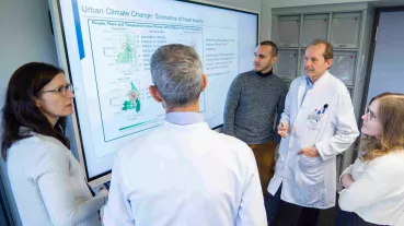 Diskussion von Klimaergebnissen durch die ARISE: Sprecherinnen und Sprecher mit Clinican Scientists der Universitätsmedizin Augsburg