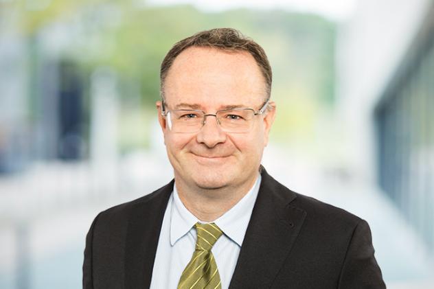 Portrait Prof. Dr. Sascha Pahernik